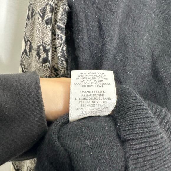 Equipment Femme $325 Cashmere Crewneck Sweater Reptile Snake Print Size M - Picture 11 of 11